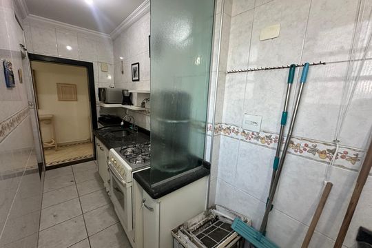 Cozinha e Área de Serviço de apartamento para alugar com 2 quartos, 62m² em Itararé, São Vicente