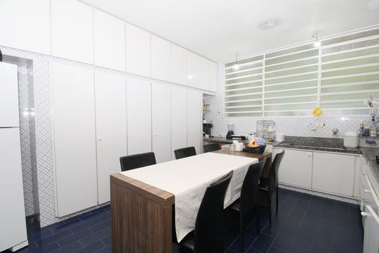 Cozinha de casa à venda com 3 quartos, 470m² em Jardim Guedala, São Paulo
