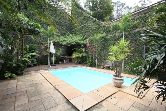 Quintal/Piscina  de casa à venda com 3 quartos, 470m² em Jardim Guedala, São Paulo