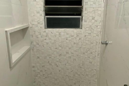 Banheiro de apartamento para alugar com 2 quartos, 49m² em Riacho das Pedras, Contagem