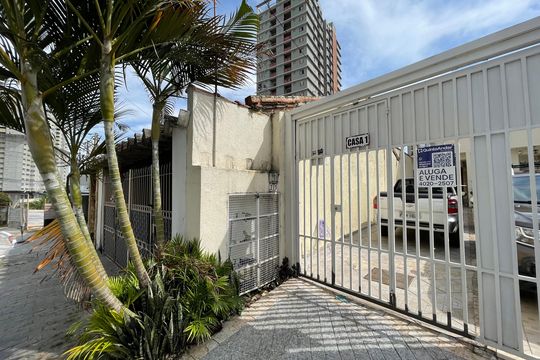 Fachada + Placa de casa de condomínio para alugar com 3 quartos, 150m² em Vila Guilhermina, São Paulo