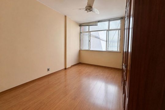 Quarto de apartamento à venda com 2 quartos, 109m² em Icaraí, Niterói