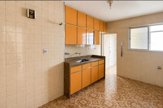 Cozinha de apartamento à venda com 2 quartos, 109m² em Icaraí, Niterói