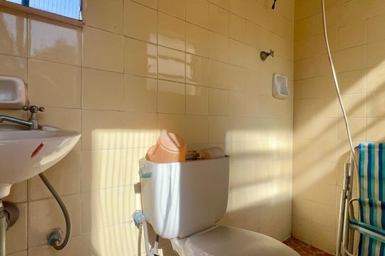 Banheiro de serviço de casa à venda com 3 quartos, 255m² em Pompeia, São Paulo