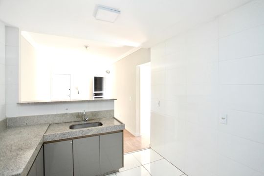 Cozinha e Área de Serviço de apartamento para alugar com 2 quartos, 100m² em São Goncalo, Contagem