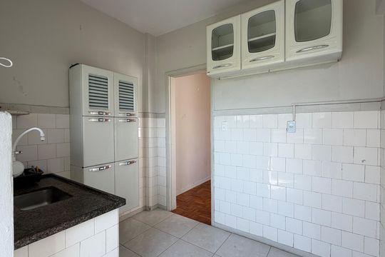 Cozinha e Área de Serviço de apartamento para alugar com 1 quarto, 50m² em José Menino, Santos