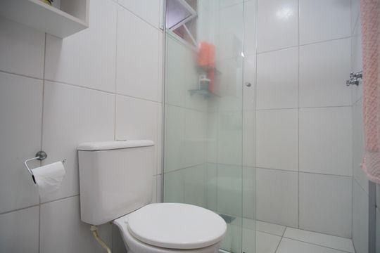 Banheiro de casa de condomínio para alugar com 3 quartos, 126m² em Rondônia, Novo Hamburgo