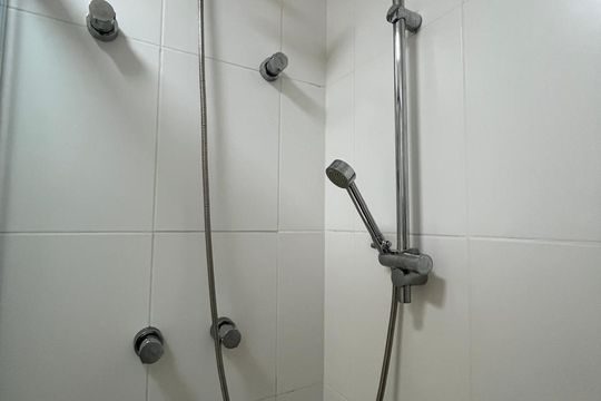 Banheiro social de apartamento à venda com 2 quartos, 60m² em Vila da Saúde, São Paulo