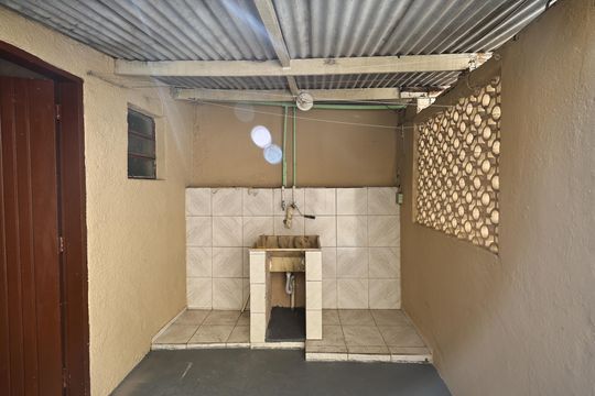 Área de serviço de casa para alugar com 2 quartos, 70m² em Vila Lutécia, Santo André