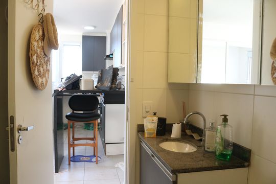 Banheiro de apartamento à venda com 2 quartos, 37m² em Lapa de Baixo, São Paulo