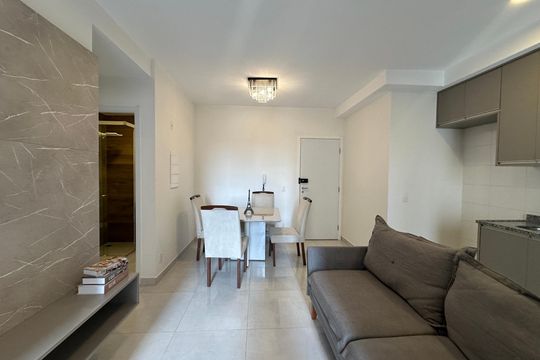 Sala de apartamento à venda com 2 quartos, 52m² em Alphaville Empresarial, Barueri