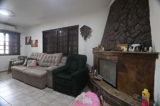 Sala de casa à venda com 3 quartos, 350m² em Rio Branco, Canoas