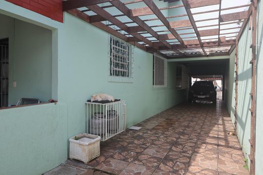 Garagem de casa à venda com 3 quartos, 350m² em Rio Branco, Canoas