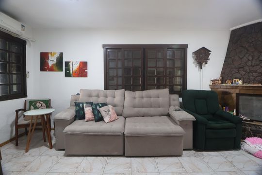 Casa à venda com 3 quartos, 350m² em Rio Branco, Canoas