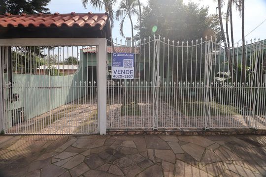 Placa de casa à venda com 3 quartos, 350m² em Rio Branco, Canoas