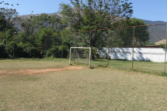 campo de futebol de apartamento para alugar com 2 quartos, 75m² em Jardim Palmares, Nova Iguaçu