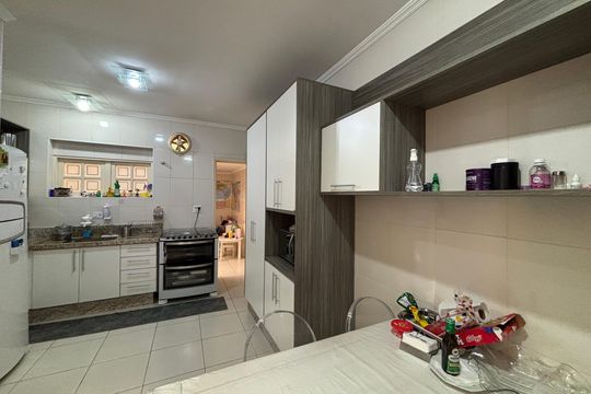 Cozinha de casa para alugar com 2 quartos, 162m² em Sumarezinho, São Paulo