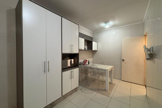 Cozinha de casa para alugar com 2 quartos, 162m² em Sumarezinho, São Paulo