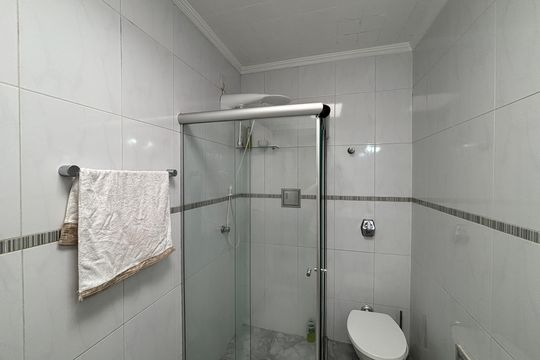 Banheiro  de casa para alugar com 2 quartos, 162m² em Sumarezinho, São Paulo
