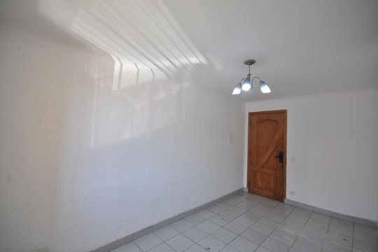 Sala de apartamento para alugar com 2 quartos, 50m² em Vila Albertina, São Paulo