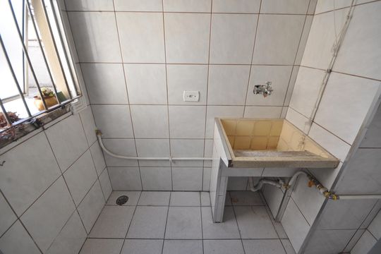 Área de Serviço de apartamento para alugar com 2 quartos, 50m² em Vila Albertina, São Paulo