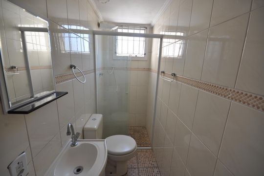 Banheiro de apartamento para alugar com 2 quartos, 50m² em Vila Albertina, São Paulo