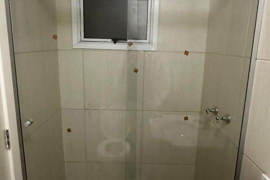Banheiro de apartamento para alugar com 3 quartos, 72m² em Cavalhada, Porto Alegre
