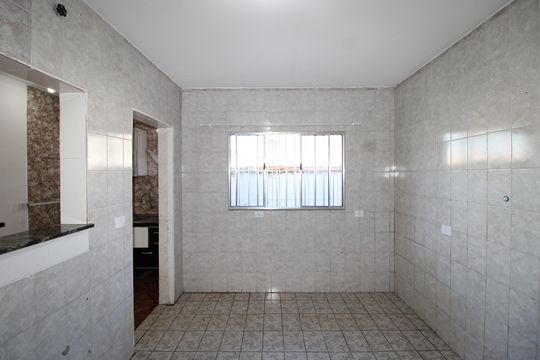 Cozinha de casa para alugar com 3 quartos, 125m² em Jardim Robru, São Paulo