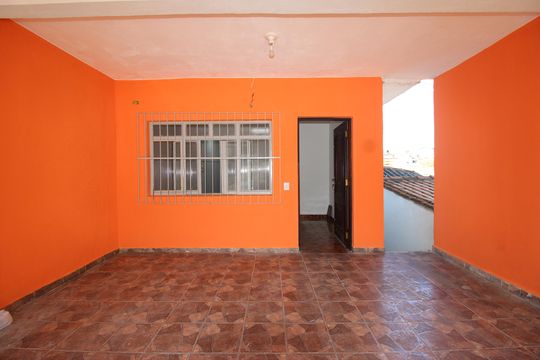 Garagem de casa para alugar com 3 quartos, 125m² em Jardim Robru, São Paulo