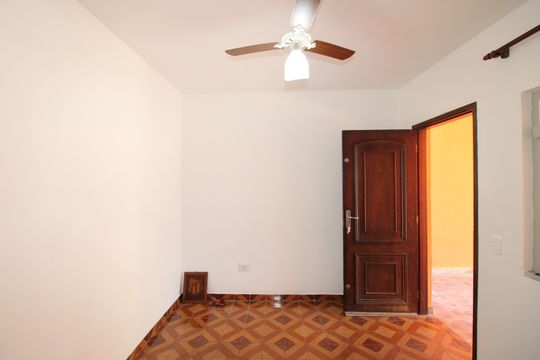 Casa para alugar com 3 quartos, 125m² em Jardim Robru, São Paulo