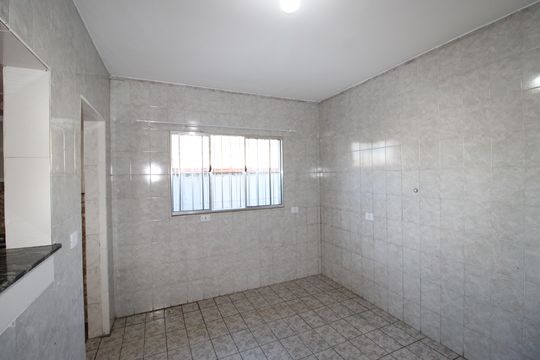 Cozinha de casa para alugar com 3 quartos, 125m² em Jardim Robru, São Paulo