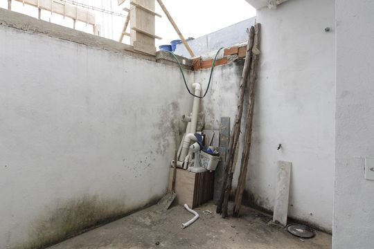 Área de serviço de casa para alugar com 3 quartos, 130m² em Jardim Pero, Cabo Frio