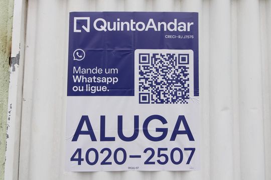 Placa de casa para alugar com 3 quartos, 130m² em Jardim Pero, Cabo Frio