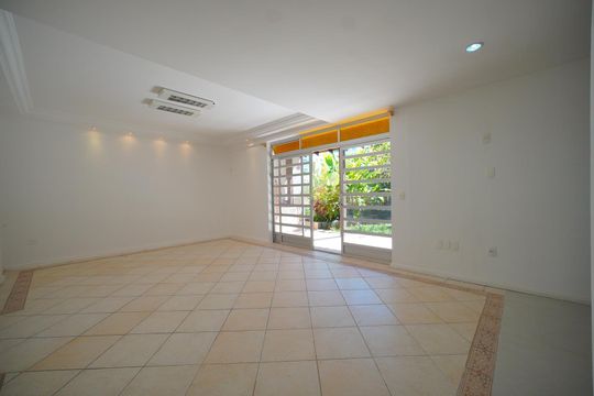 Casa para alugar com 4 quartos, 257m² em Agronômica, Florianópolis