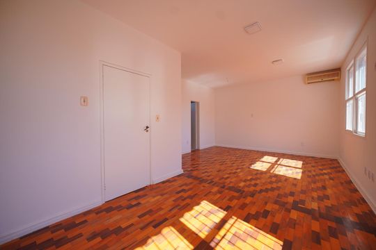 Casa para alugar com 4 quartos, 257m² em Agronômica, Florianópolis