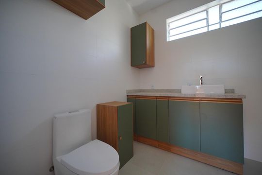 Casa para alugar com 4 quartos, 257m² em Agronômica, Florianópolis