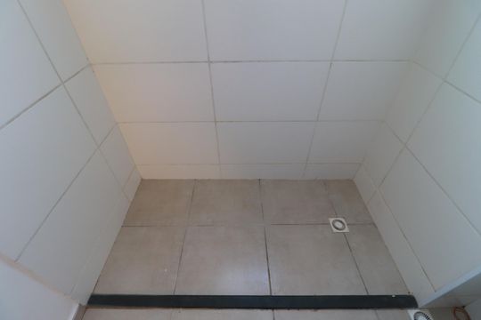Banheiro  de apartamento para alugar com 2 quartos, 43m² em Via Norte, Ribeirão Preto