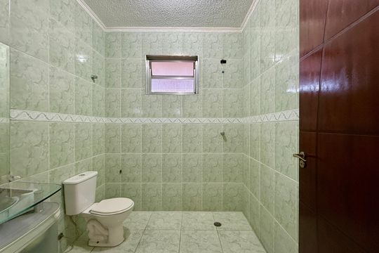 Banheiro 2 de casa para alugar com 3 quartos, 180m² em Jardim Miriam, São Paulo