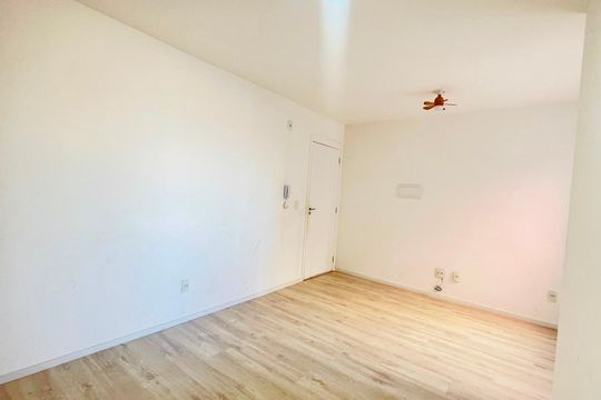 Sala de apartamento para alugar com 2 quartos, 52m² em Jardim de Lourdes, Embu das Artes