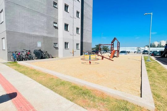Parquinho de apartamento para alugar com 2 quartos, 52m² em Jardim de Lourdes, Embu das Artes
