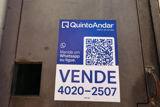Fachada de casa à venda com 5 quartos, 430m² em Cambuci, São Paulo
