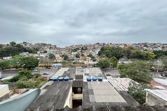 Vista da suíte de casa para alugar com 2 quartos, 90m² em Anchieta, Nilópolis