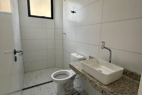 Banheiro Social de apartamento à venda com 2 quartos, 60m² em Monsenhor Messias, Belo Horizonte
