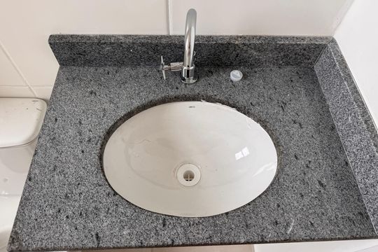 Banheiro - Social de apartamento à venda com 2 quartos, 44m² em Recreio dos Bandeirantes, Rio de Janeiro