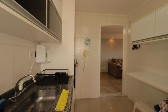 Cozinha de apartamento à venda com 2 quartos, 51m² em Parque Erasmo Assunção, Santo André
