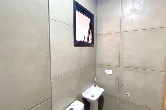Banheiro de apartamento para alugar com 1 quarto, 37m² em Jardim Ottawa, Guarulhos