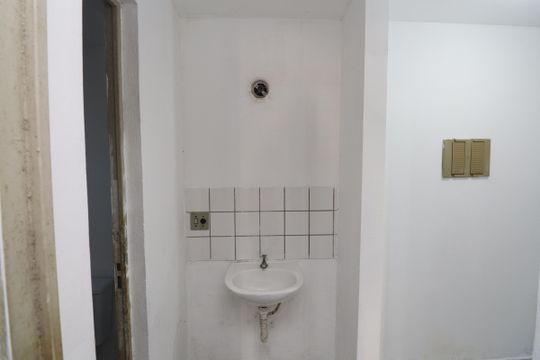 Banheiro  de apartamento para alugar com 2 quartos, 48m² em Jardim Francisco Mendes, São Paulo