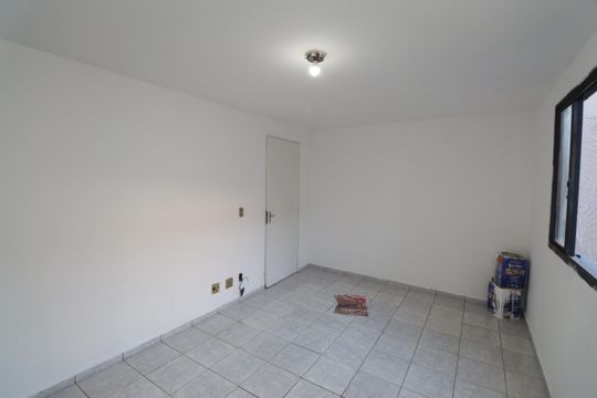 Sala  de apartamento para alugar com 2 quartos, 48m² em Jardim Francisco Mendes, São Paulo