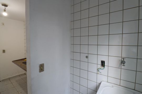 Área de Serviço de apartamento para alugar com 2 quartos, 48m² em Jardim Francisco Mendes, São Paulo