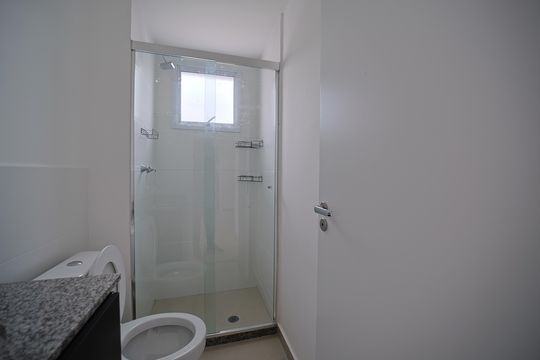 Banheiro de apartamento para alugar com 2 quartos, 42m² em Vila Guilhermina, São Paulo